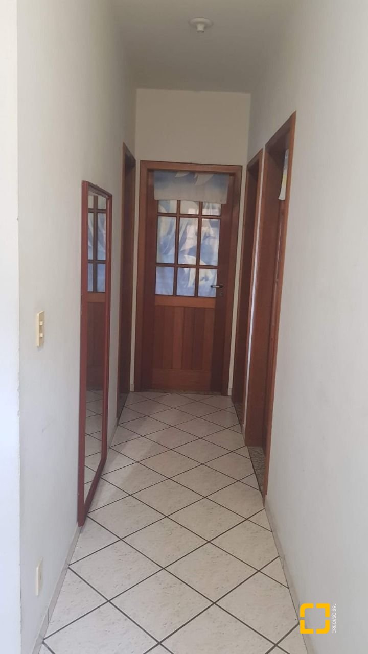 Casa com 304m², 5 quartos (sendo 2 suítes), 3 garagens, no bairro Jardim Atlântico em Florianópolis