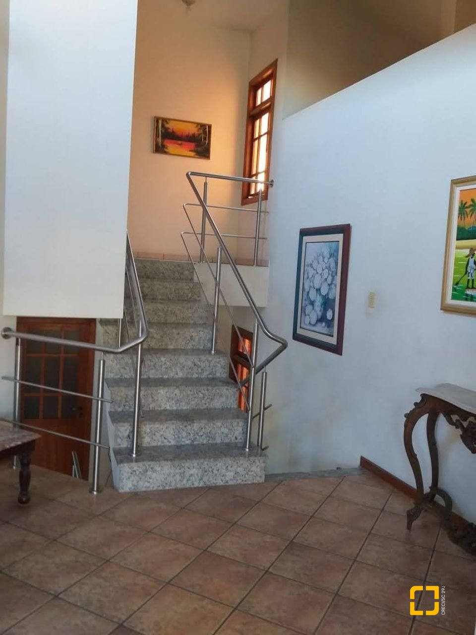 Casa com 304m², 5 quartos (sendo 2 suítes), 3 garagens, no bairro Jardim Atlântico em Florianópolis