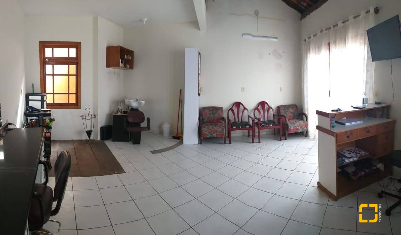 Casa com 304m², 5 quartos (sendo 2 suítes), 3 garagens, no bairro Jardim Atlântico em Florianópolis