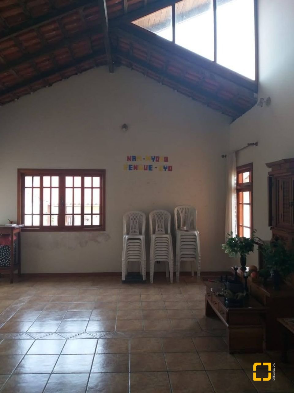 Casa com 304m², 5 quartos (sendo 2 suítes), 3 garagens, no bairro Jardim Atlântico em Florianópolis