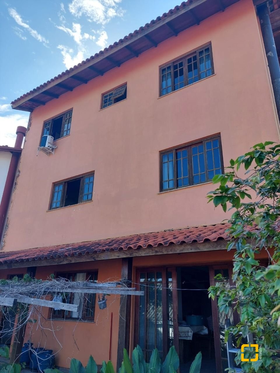 Casa com 304m², 5 quartos (sendo 2 suítes), 3 garagens, no bairro Jardim Atlântico em Florianópolis