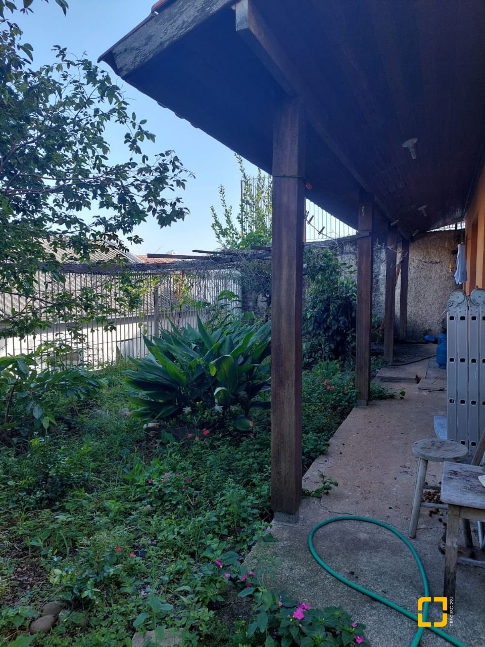 Casa com 304m², 5 quartos (sendo 2 suítes), 3 garagens, no bairro Jardim Atlântico em Florianópolis
