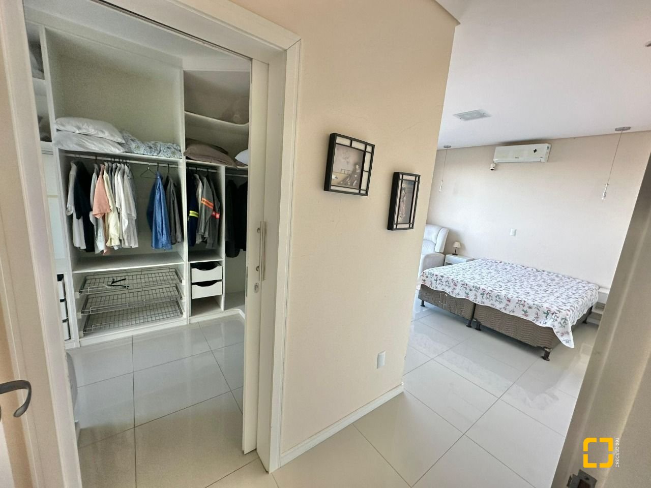 Casa com 350m², 6 quartos (sendo 3 suítes), 4 garagens, no bairro Morro das Pedras em Florianópolis