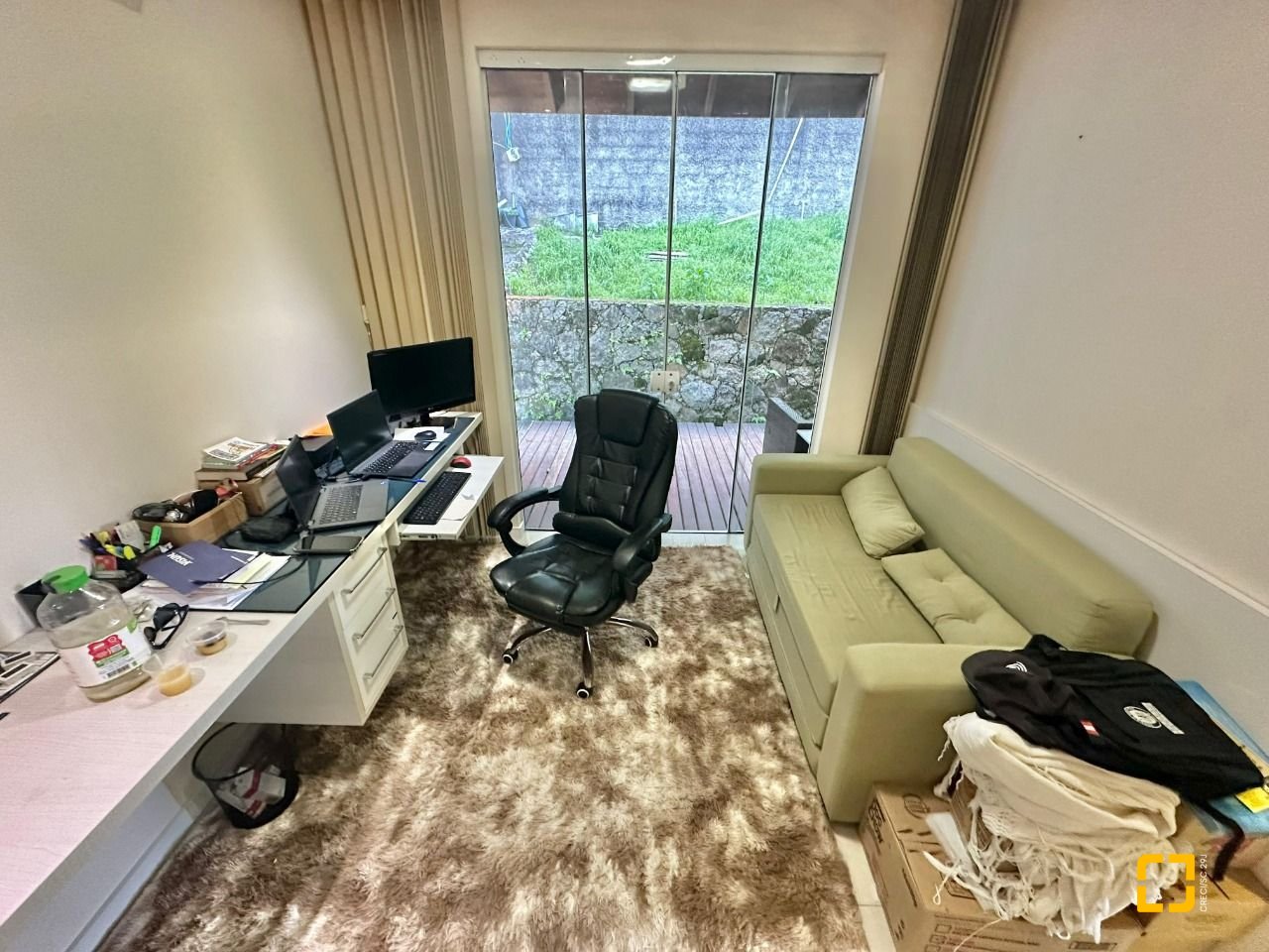 Casa com 350m², 6 quartos (sendo 3 suítes), 4 garagens, no bairro Morro das Pedras em Florianópolis
