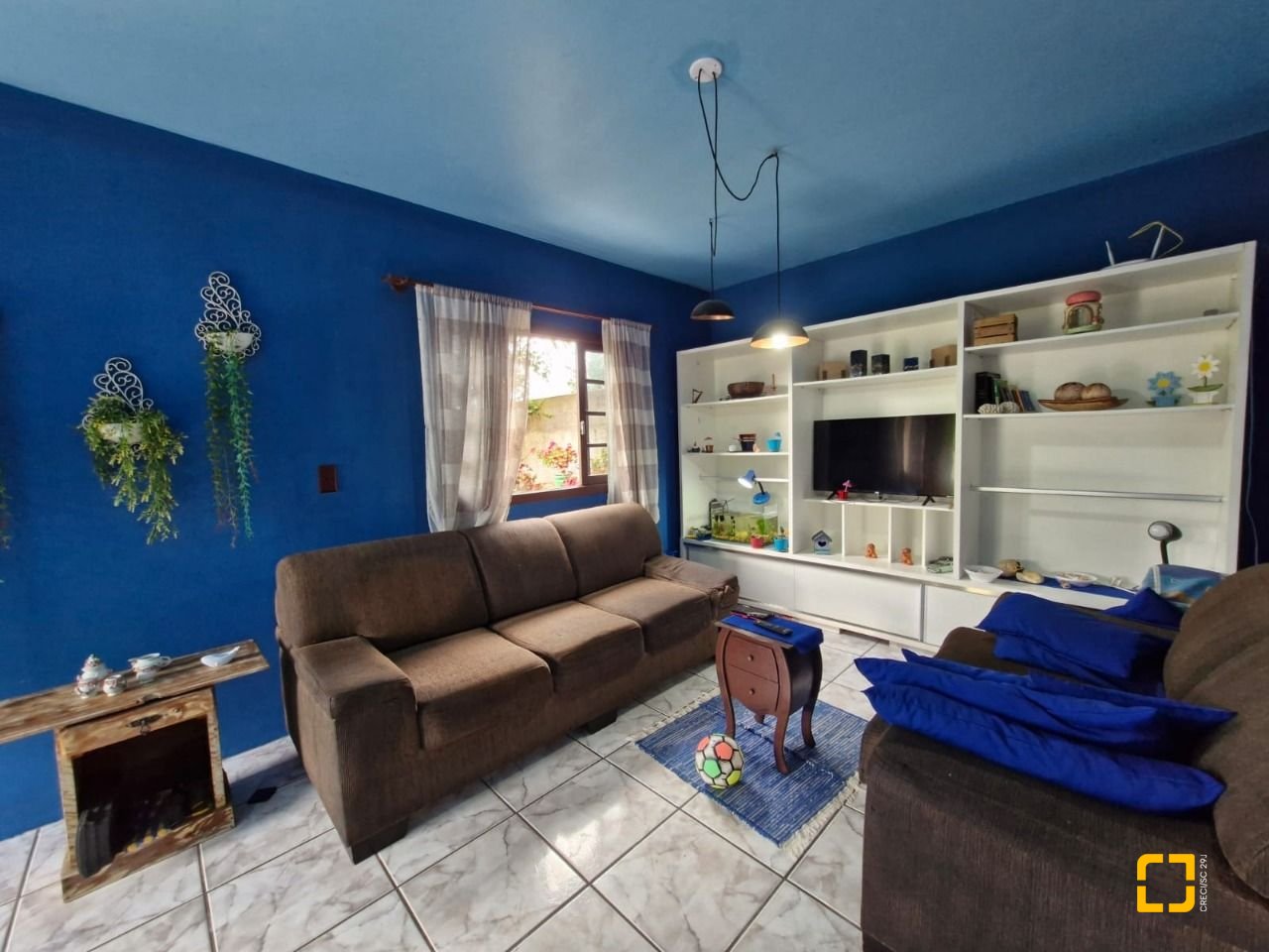 Casa com 150m², 5 quartos (sendo 1 suíte), 2 garagens, no bairro Rio Vermelho em Florianópolis