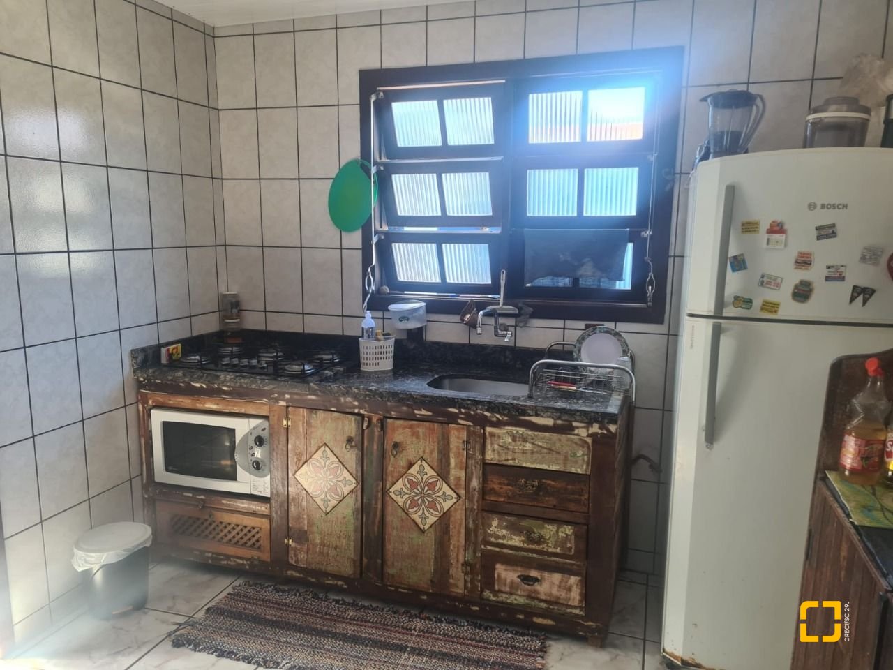 Casa com 150m², 5 quartos (sendo 1 suíte), 2 garagens, no bairro Rio Vermelho em Florianópolis