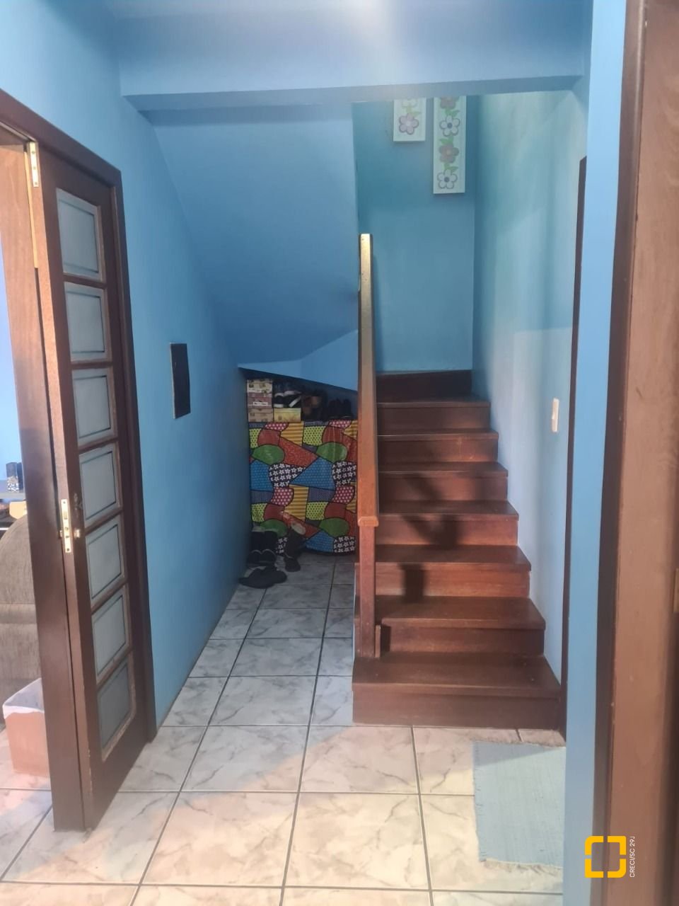 Casa com 150m², 5 quartos (sendo 1 suíte), 2 garagens, no bairro Rio Vermelho em Florianópolis