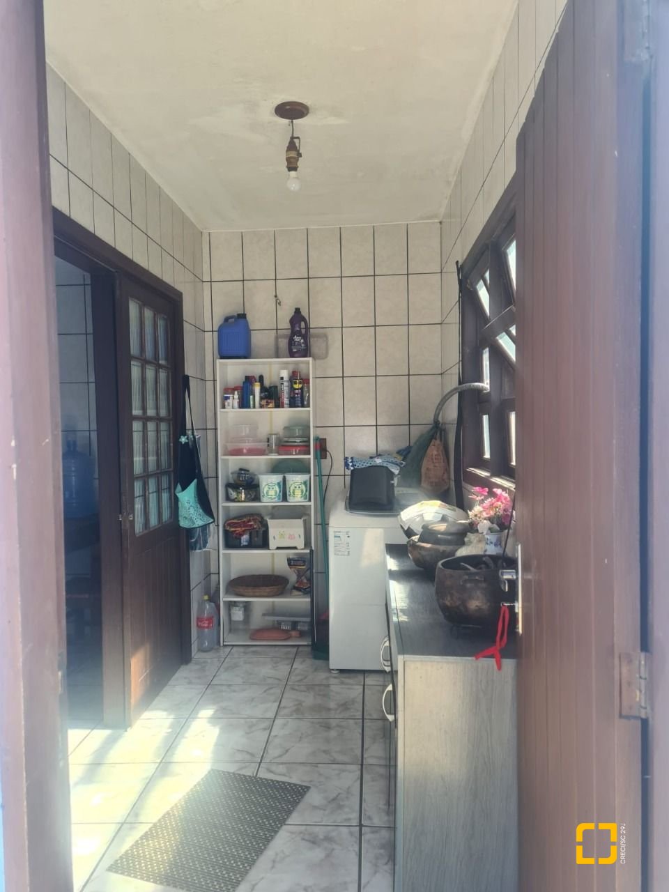 Casa com 150m², 5 quartos (sendo 1 suíte), 2 garagens, no bairro Rio Vermelho em Florianópolis