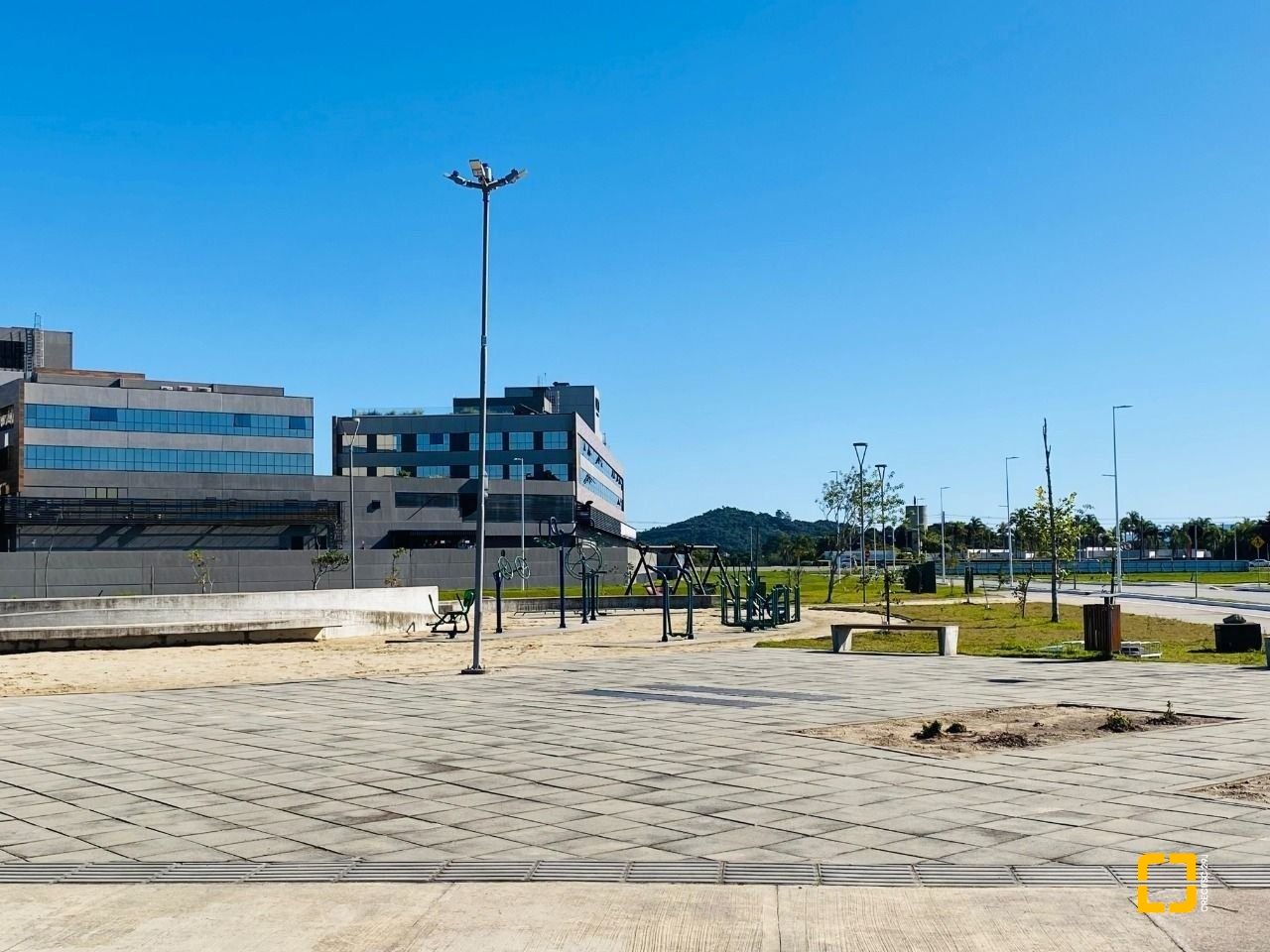 Casa com 128m², 5 quartos (sendo 2 suítes), 1 garagem, no bairro Campeche em Florianópolis