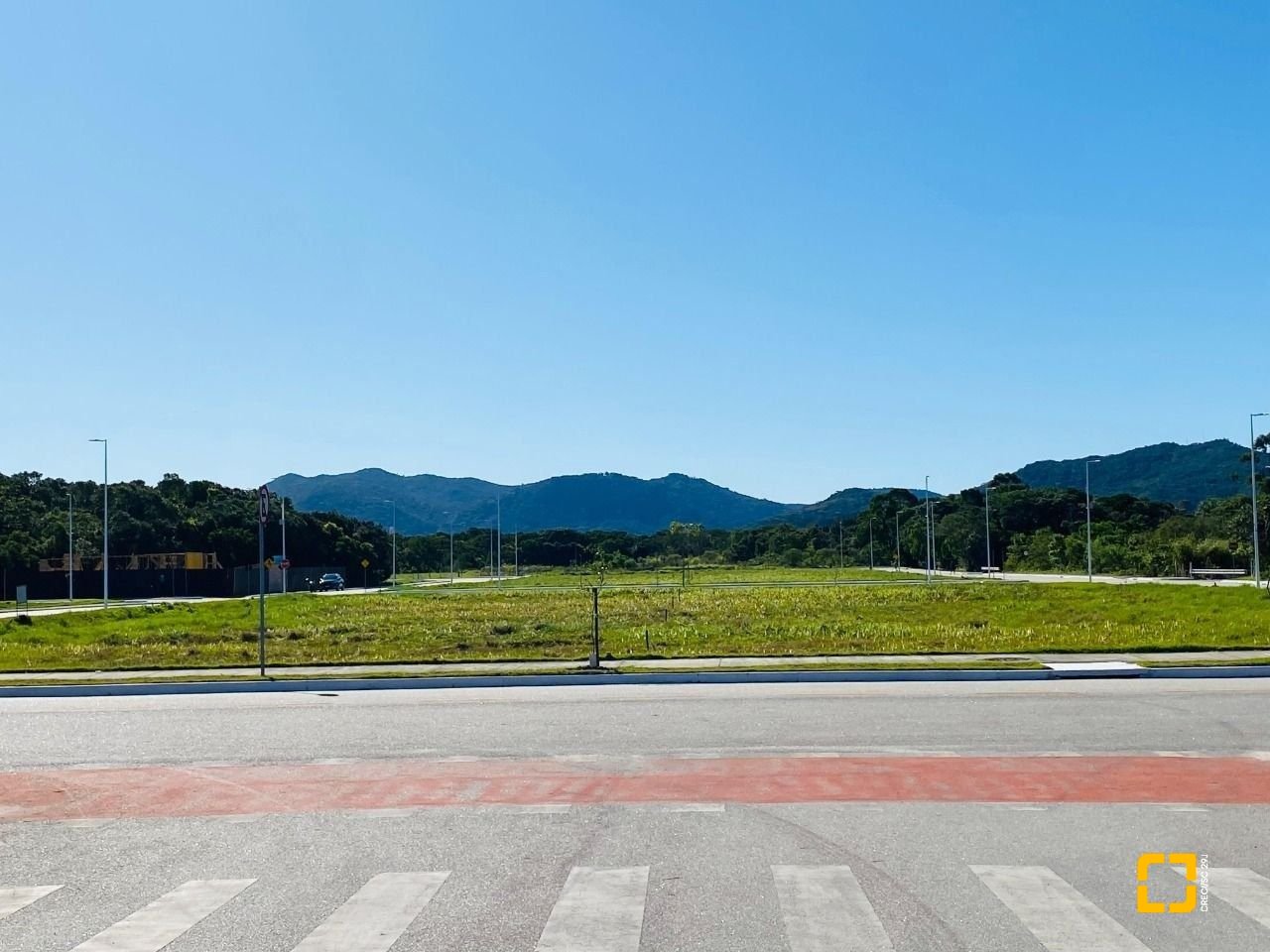 Casa com 128m², 5 quartos (sendo 2 suítes), 1 garagem, no bairro Campeche em Florianópolis