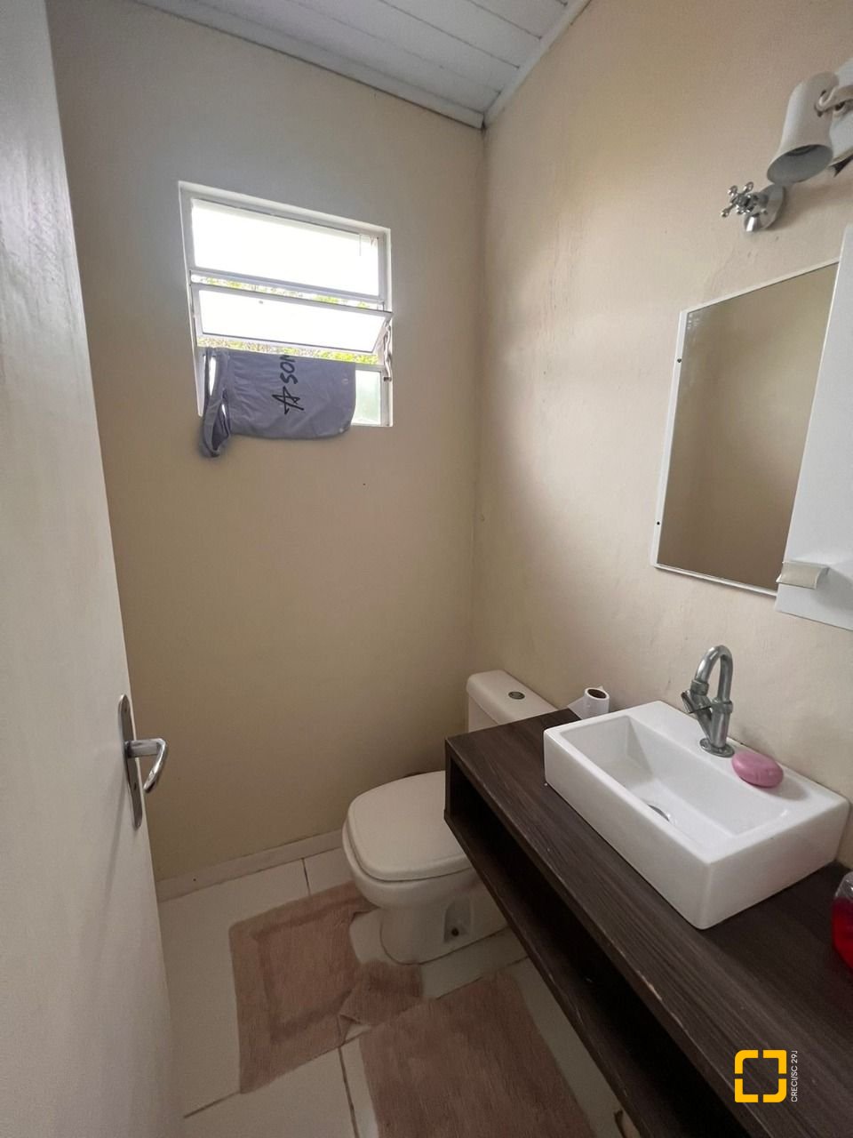 Casa com 140m², 4 quartos (sendo 1 suíte), 2 garagens, no bairro Rio Vermelho em Florianópolis