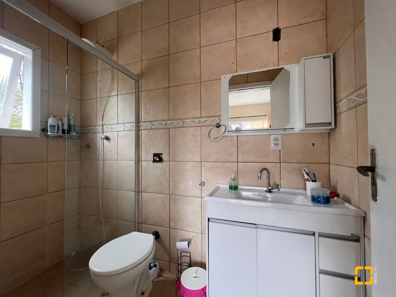Casa com 140m², 4 quartos (sendo 1 suíte), 2 garagens, no bairro Rio Vermelho em Florianópolis
