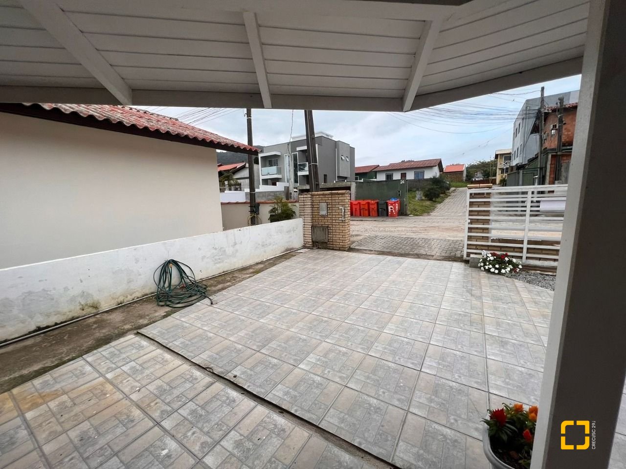 Casa com 140m², 4 quartos (sendo 1 suíte), 2 garagens, no bairro Rio Vermelho em Florianópolis