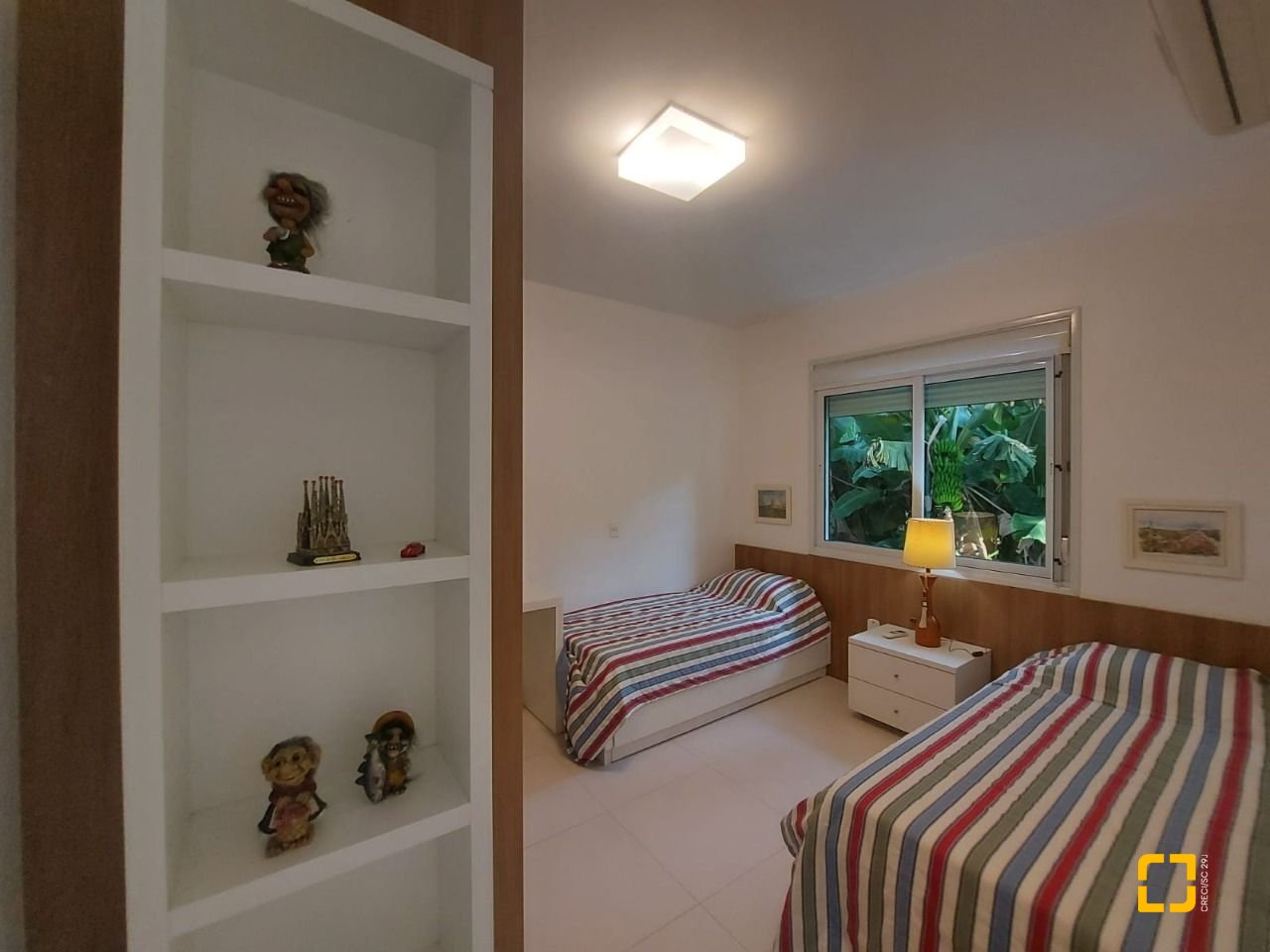Prédio com 475m², 8 garagens, no bairro Canasvieiras em Florianópolis