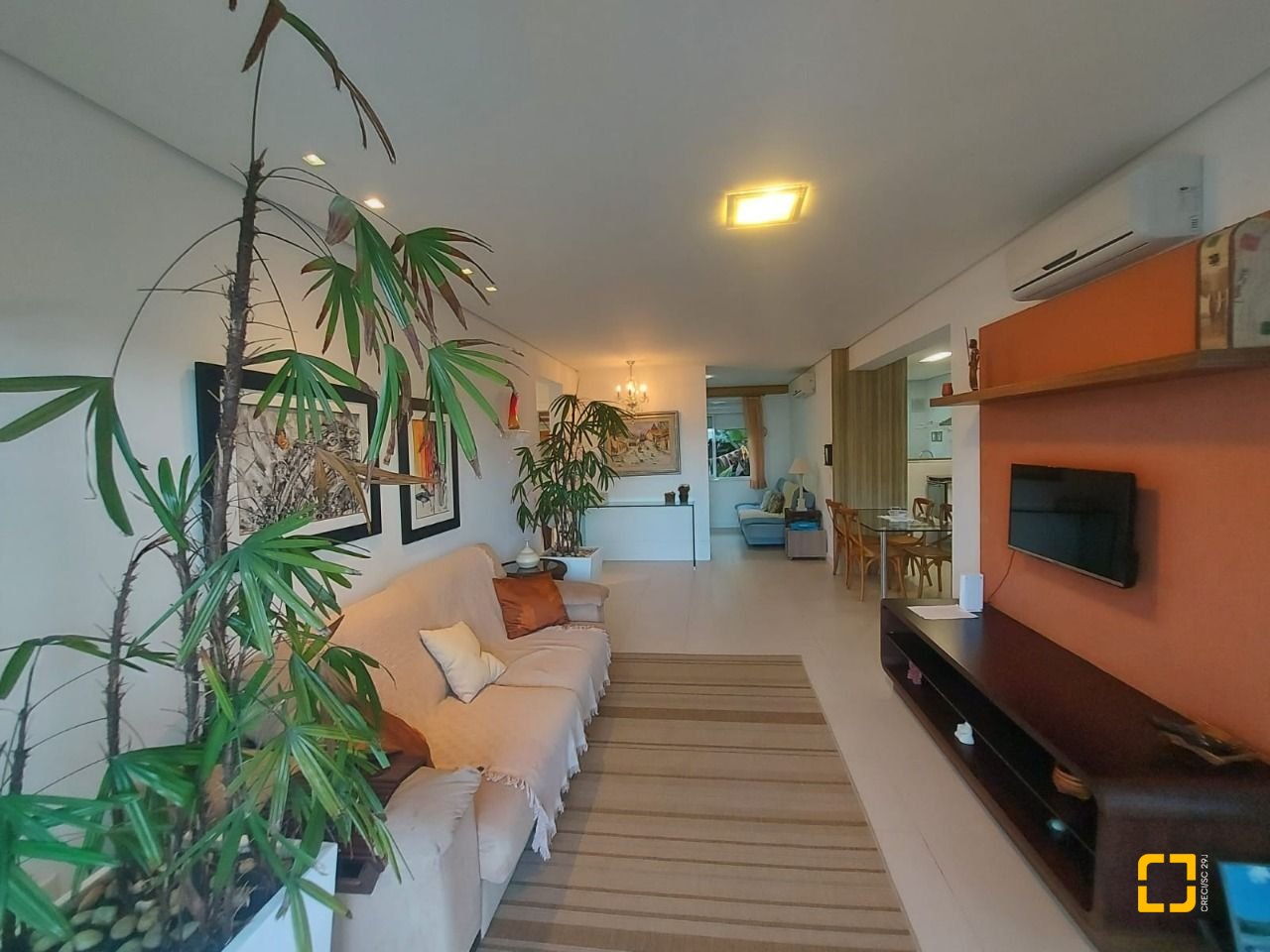 Prédio com 475m², 8 garagens, no bairro Canasvieiras em Florianópolis