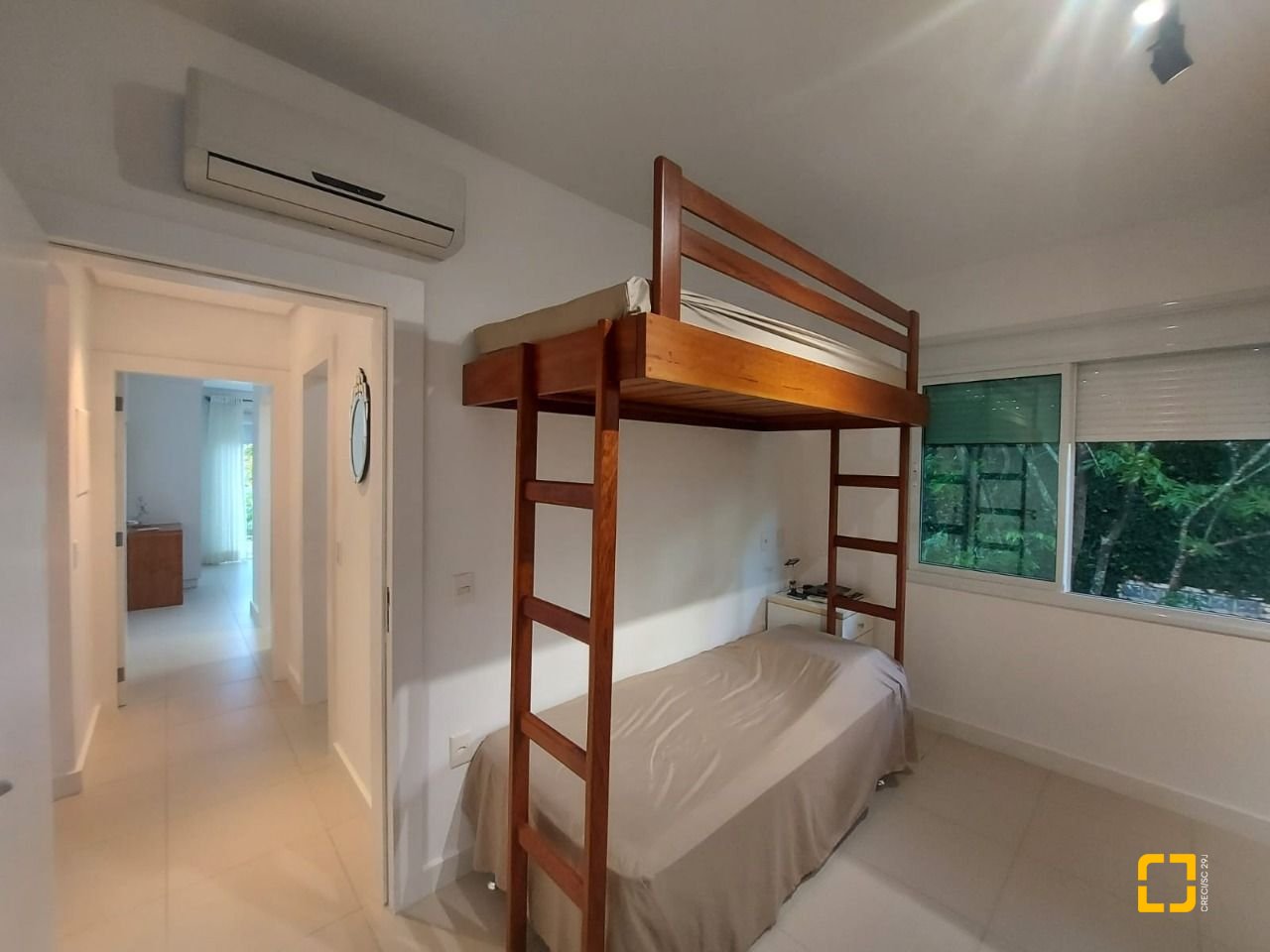 Prédio com 475m², 8 garagens, no bairro Canasvieiras em Florianópolis