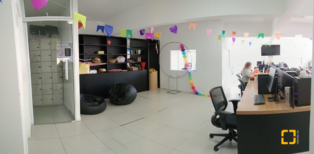 Sala com 111m², no bairro Centro em Florianópolis