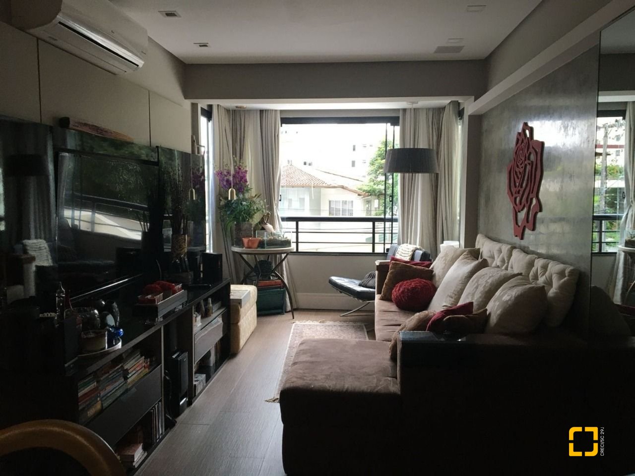 Apartamento com 81m², 3 quartos (sendo 1 suíte), 1 garagem, no bairro Centro em Florianópolis