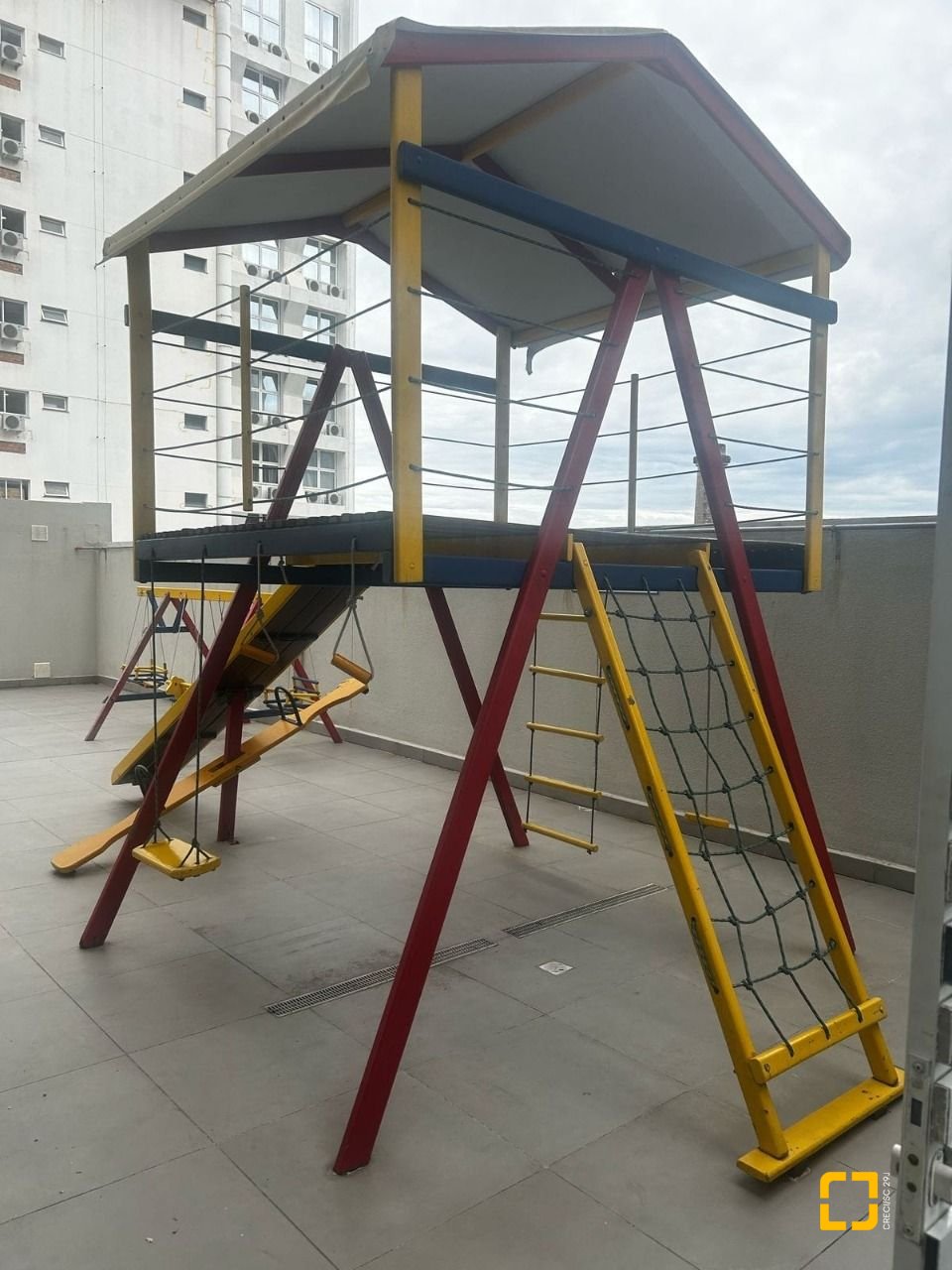 Apartamento com 81m², 3 quartos (sendo 1 suíte), 1 garagem, no bairro Centro em Florianópolis