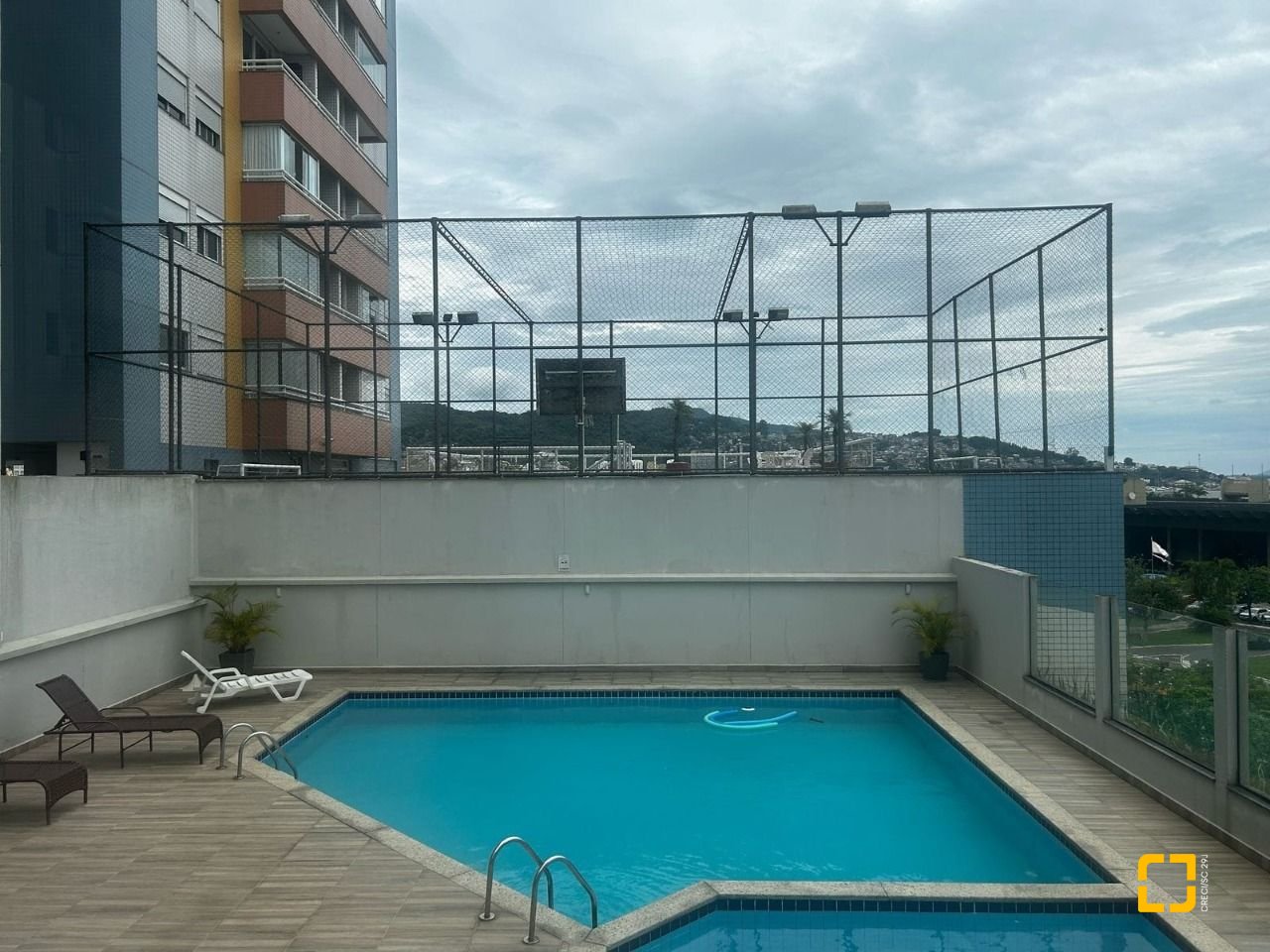 Apartamento com 81m², 3 quartos (sendo 1 suíte), 1 garagem, no bairro Centro em Florianópolis