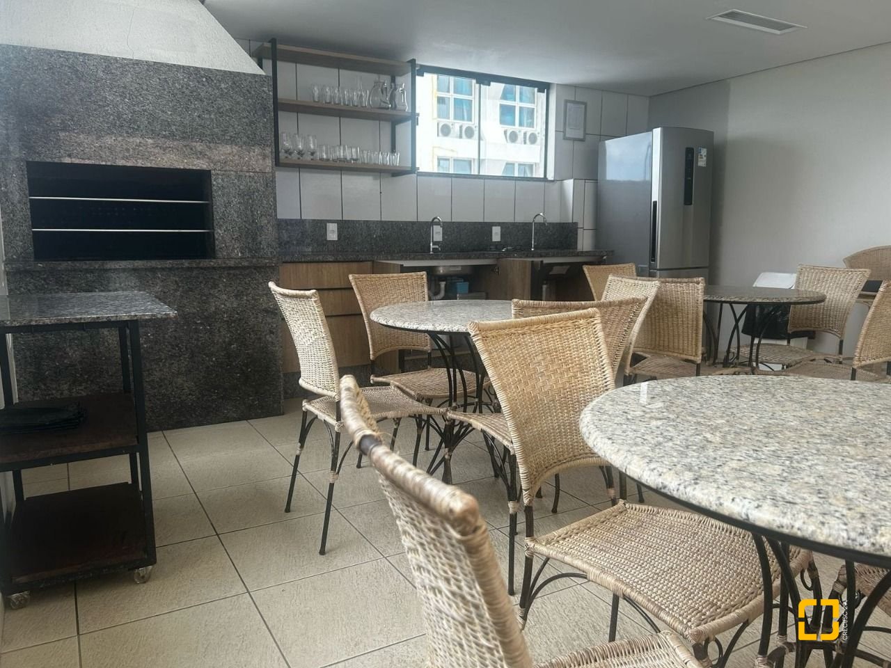 Apartamento com 81m², 3 quartos (sendo 1 suíte), 1 garagem, no bairro Centro em Florianópolis