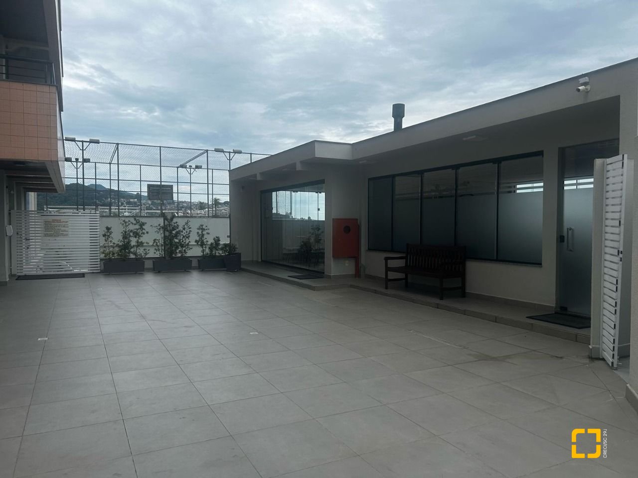 Apartamento com 81m², 3 quartos (sendo 1 suíte), 1 garagem, no bairro Centro em Florianópolis