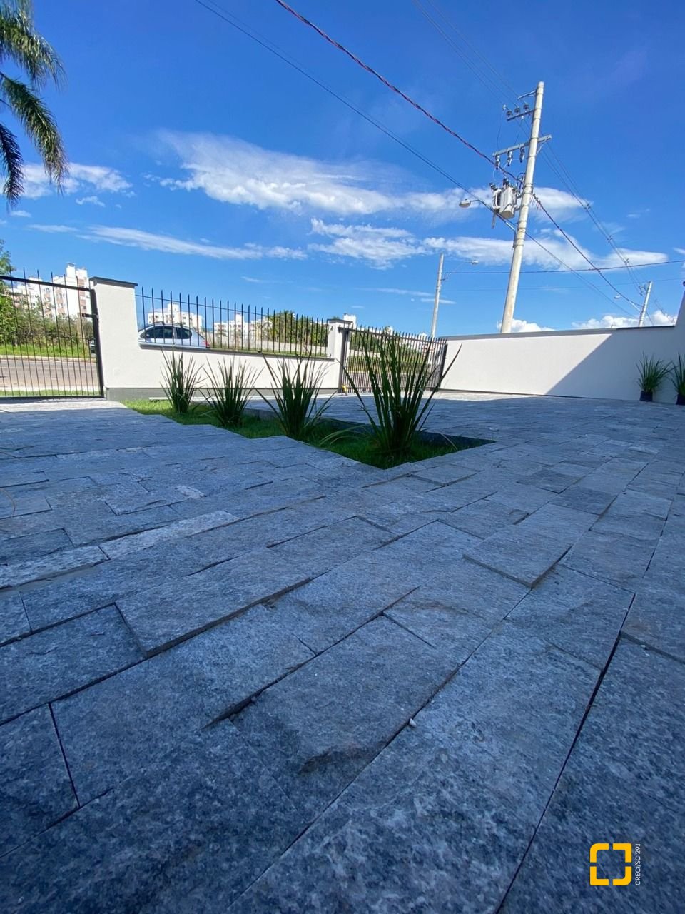 Casa com 128m², 3 quartos (sendo 1 suíte), 2 garagens, no bairro Sertão do Maruim em São José