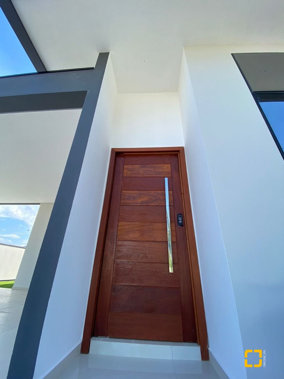 Casa com 128m², 3 quartos (sendo 1 suíte), 2 garagens, no bairro Sertão do Maruim em São José