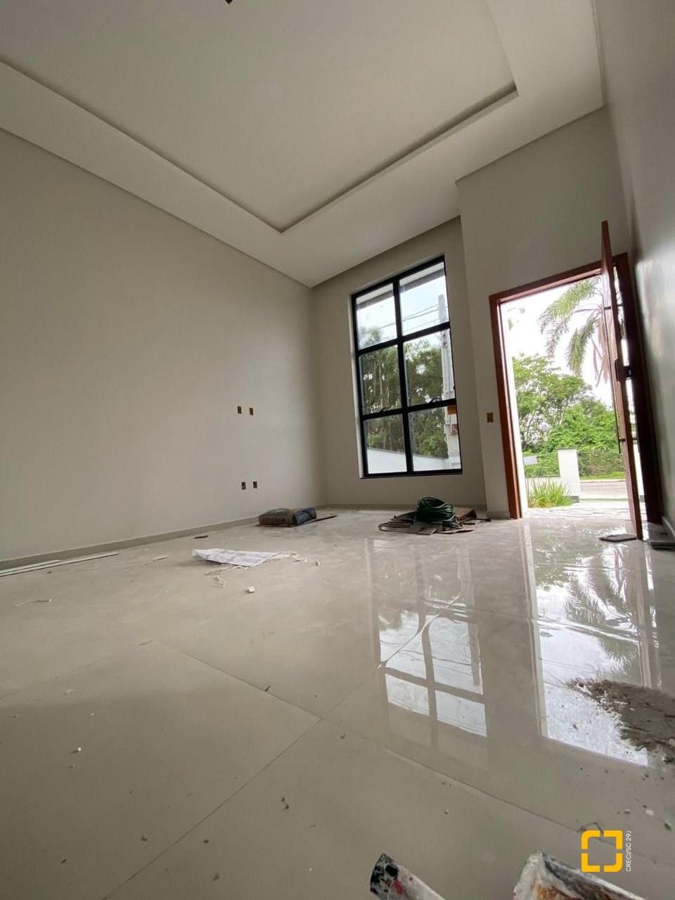 Casa com 128m², 3 quartos (sendo 1 suíte), 2 garagens, no bairro Sertão do Maruim em São José