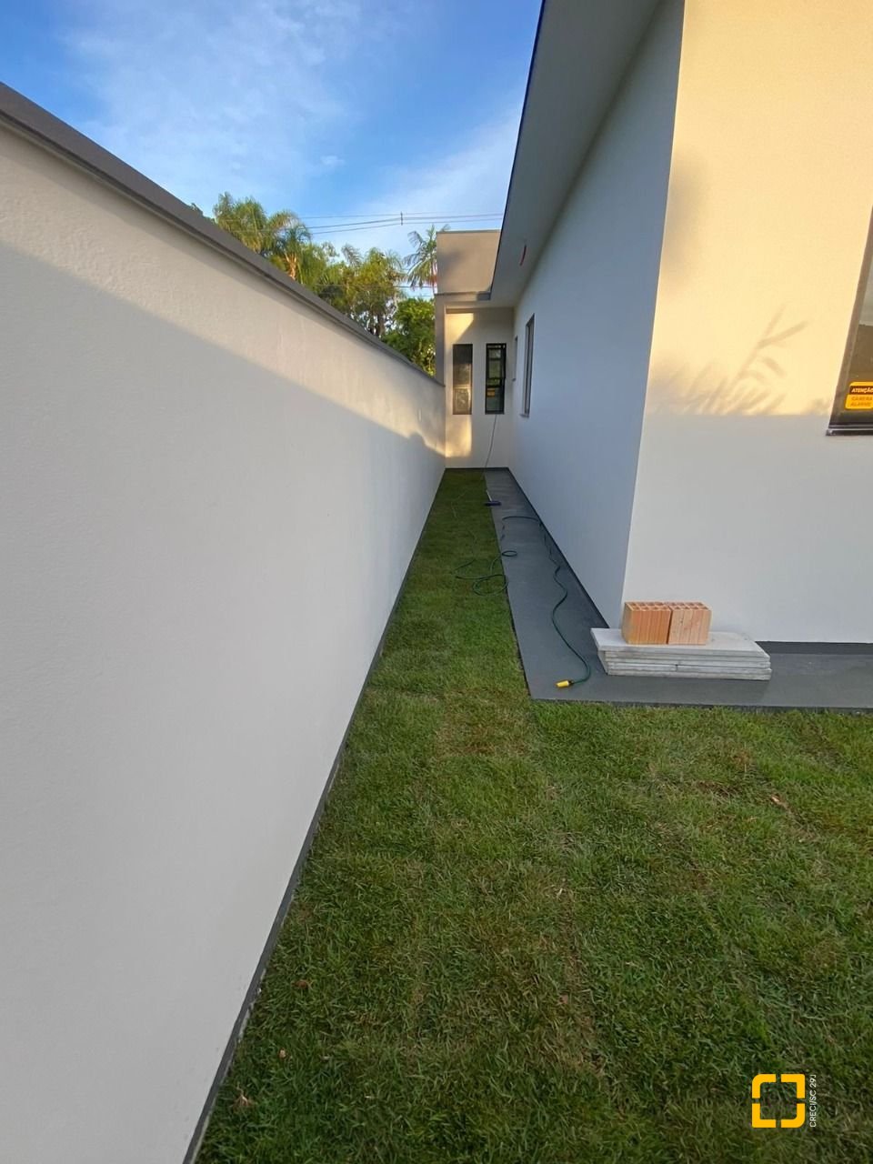 Casa com 128m², 3 quartos (sendo 1 suíte), 2 garagens, no bairro Sertão do Maruim em São José