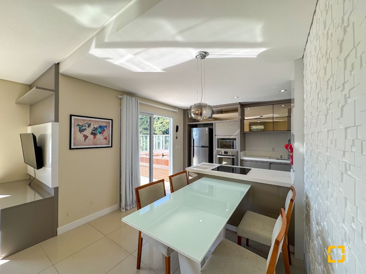 Cobertura com 159m², 4 quartos (sendo 1 suíte), 2 garagens, no bairro Jurerê em Florianópolis