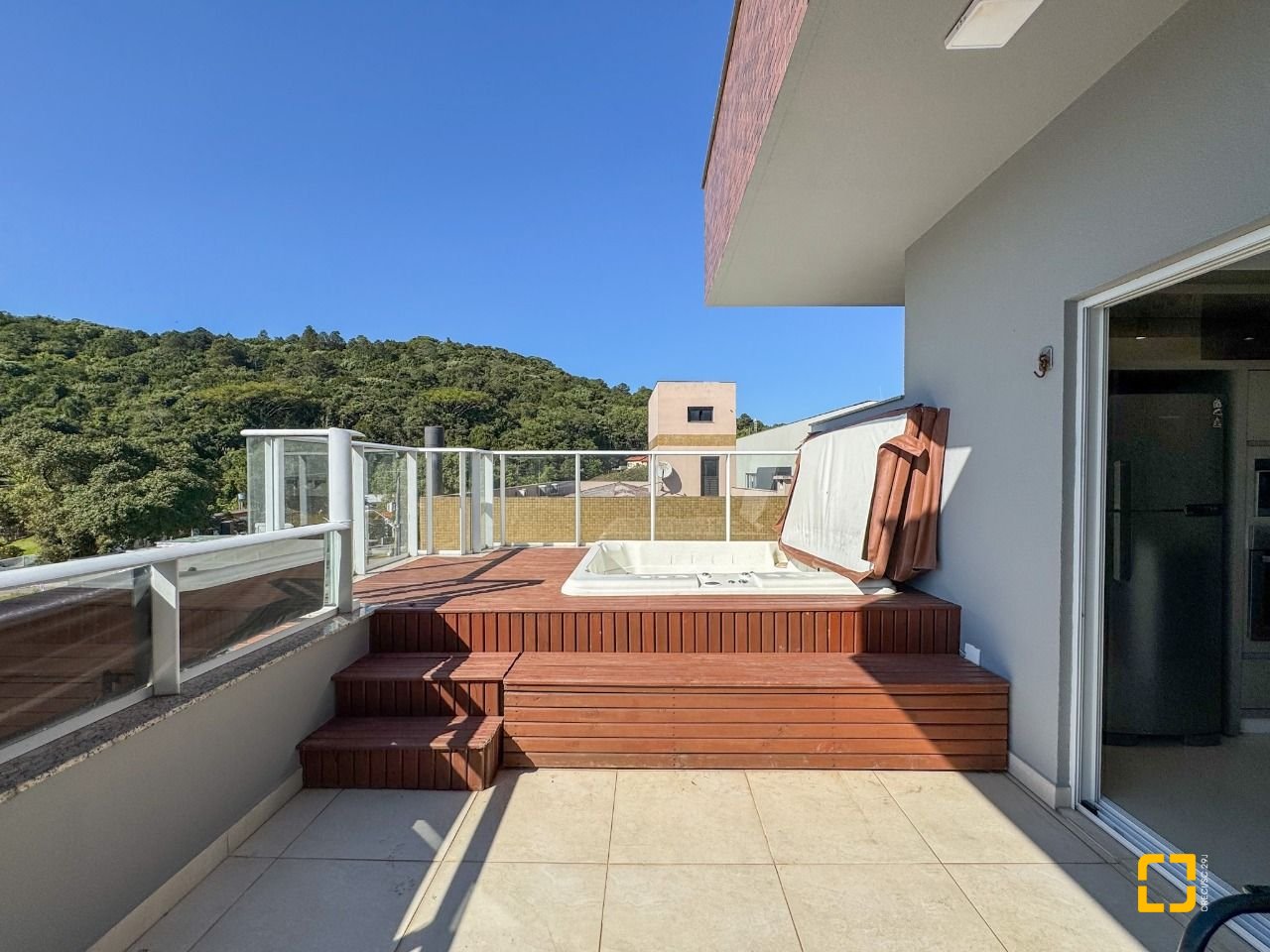 Cobertura com 159m², 4 quartos (sendo 1 suíte), 2 garagens, no bairro Jurerê em Florianópolis