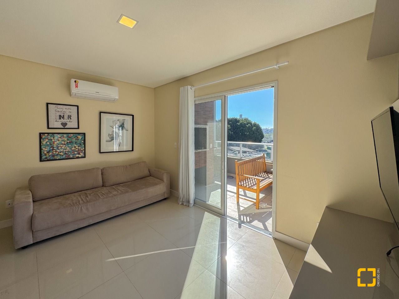 Cobertura com 159m², 4 quartos (sendo 1 suíte), 2 garagens, no bairro Jurerê em Florianópolis
