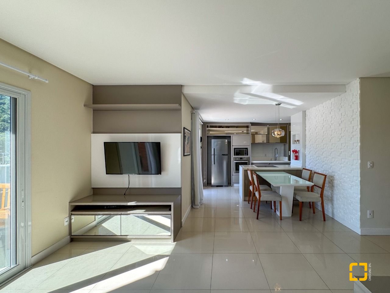 Cobertura com 159m², 4 quartos (sendo 1 suíte), 2 garagens, no bairro Jurerê em Florianópolis