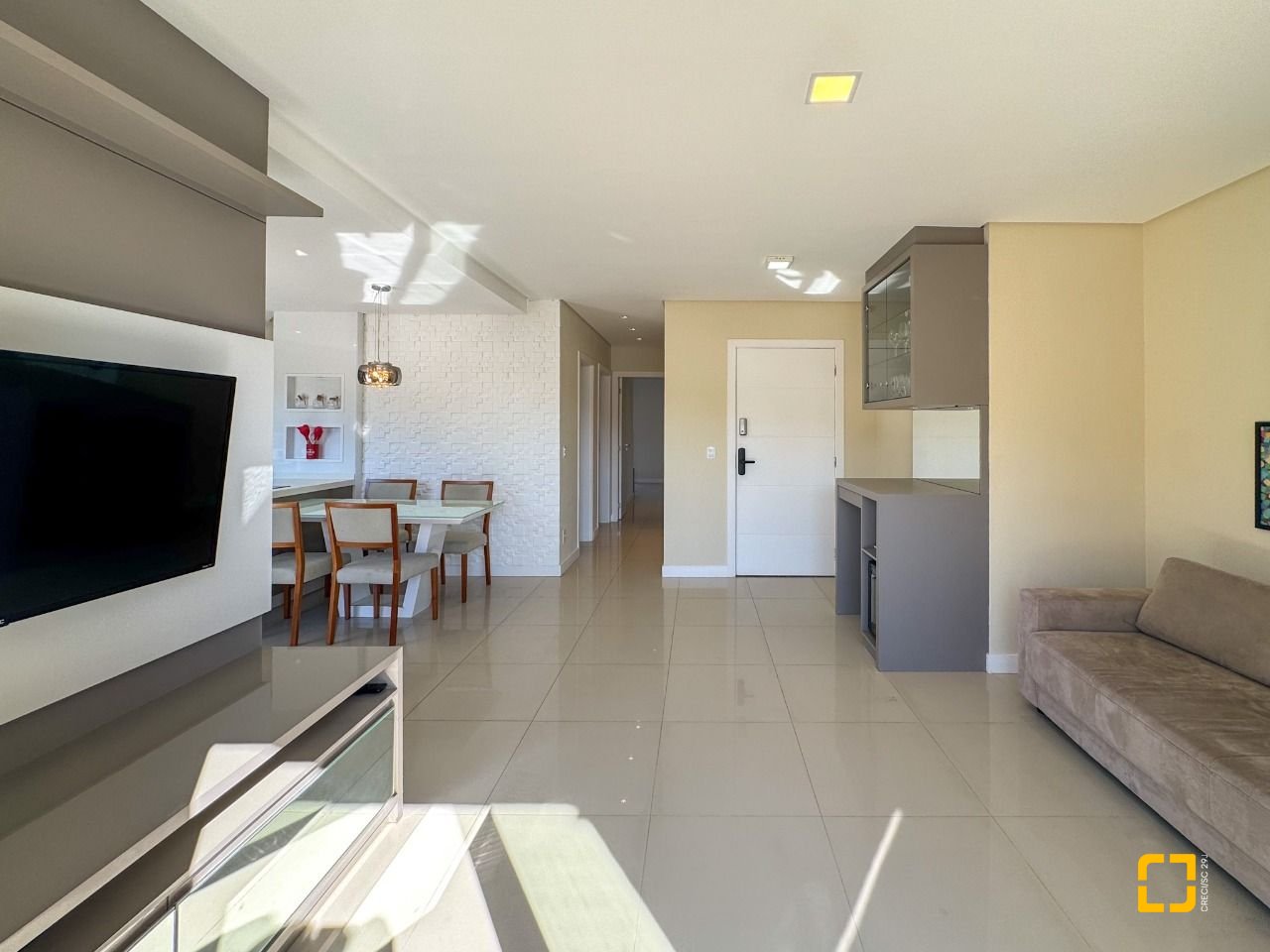 Cobertura com 159m², 4 quartos (sendo 1 suíte), 2 garagens, no bairro Jurerê em Florianópolis