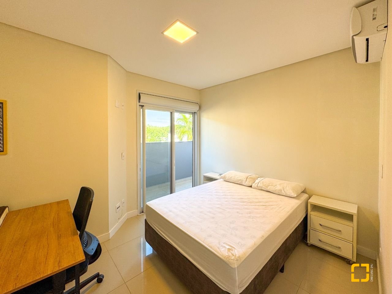 Cobertura com 159m², 4 quartos (sendo 1 suíte), 2 garagens, no bairro Jurerê em Florianópolis
