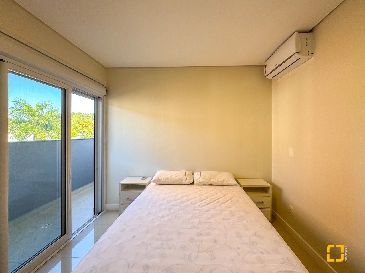 Cobertura com 159m², 4 quartos (sendo 1 suíte), 2 garagens, no bairro Jurerê em Florianópolis