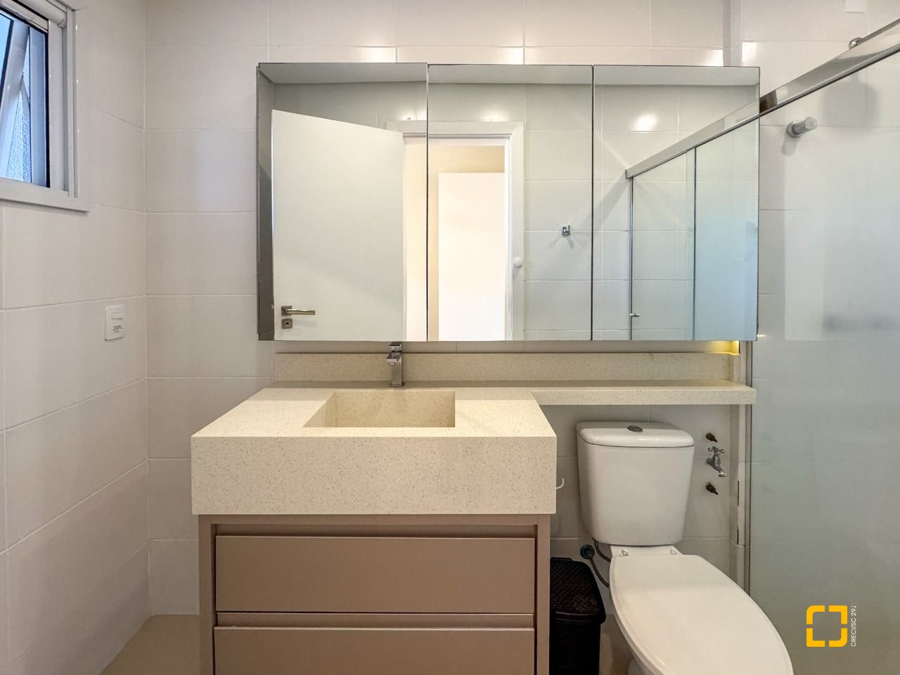 Cobertura com 159m², 4 quartos (sendo 1 suíte), 2 garagens, no bairro Jurerê em Florianópolis
