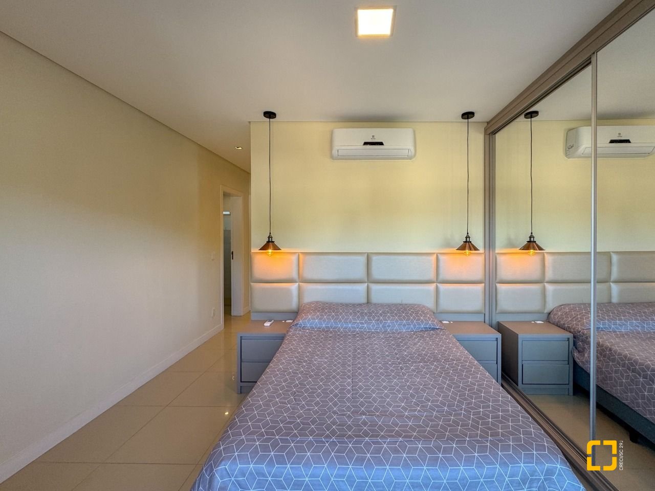Cobertura com 159m², 4 quartos (sendo 1 suíte), 2 garagens, no bairro Jurerê em Florianópolis