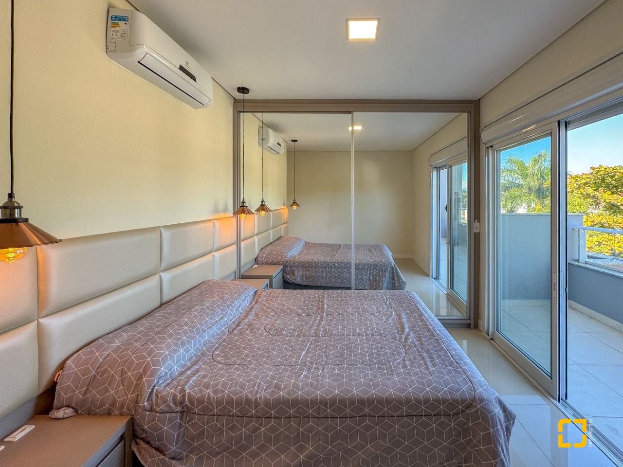 Cobertura com 159m², 4 quartos (sendo 1 suíte), 2 garagens, no bairro Jurerê em Florianópolis