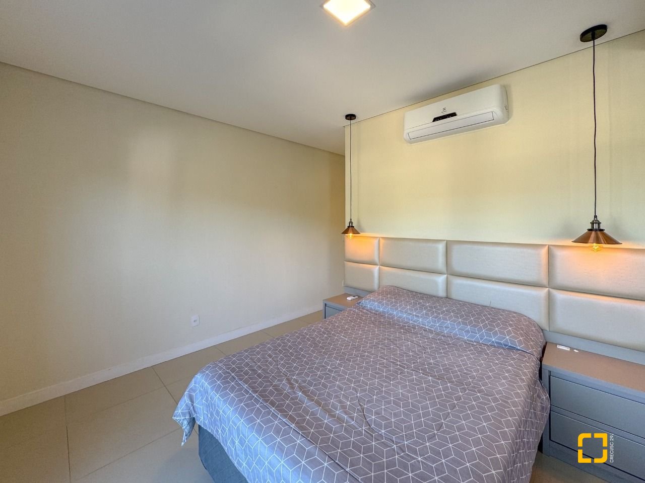 Cobertura com 159m², 4 quartos (sendo 1 suíte), 2 garagens, no bairro Jurerê em Florianópolis