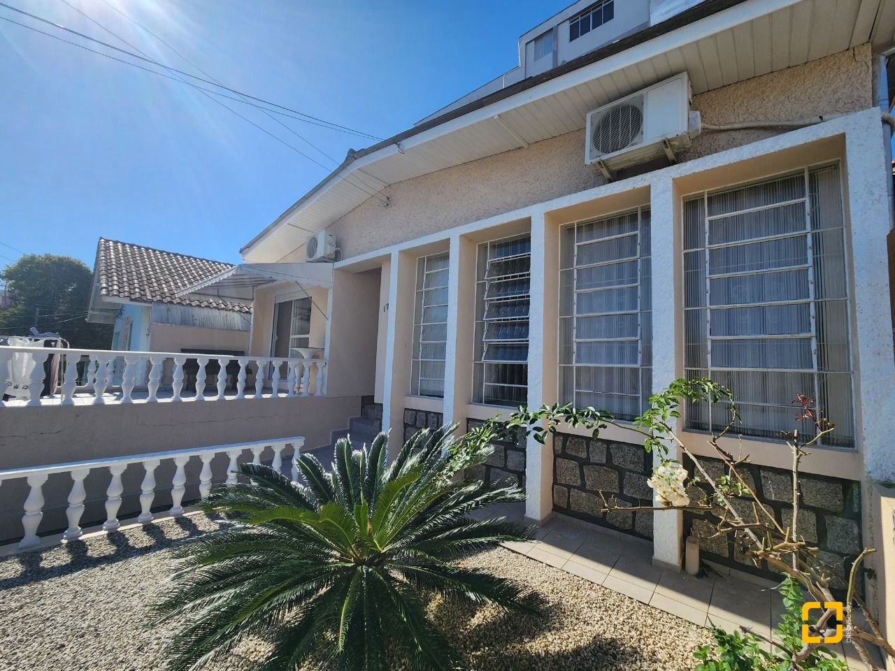 Casa com 120m², 4 quartos (sendo 1 suíte), 1 garagem, no bairro Centro em Florianópolis