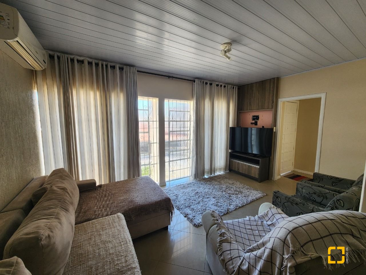 Casa com 120m², 4 quartos (sendo 1 suíte), 1 garagem, no bairro Centro em Florianópolis