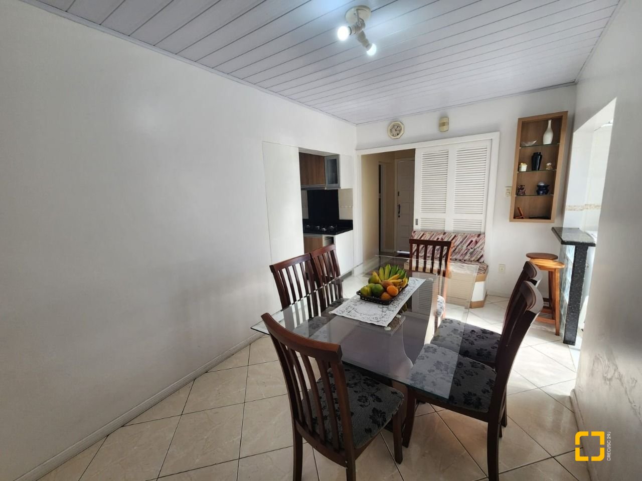 Casa com 120m², 4 quartos (sendo 1 suíte), 1 garagem, no bairro Centro em Florianópolis