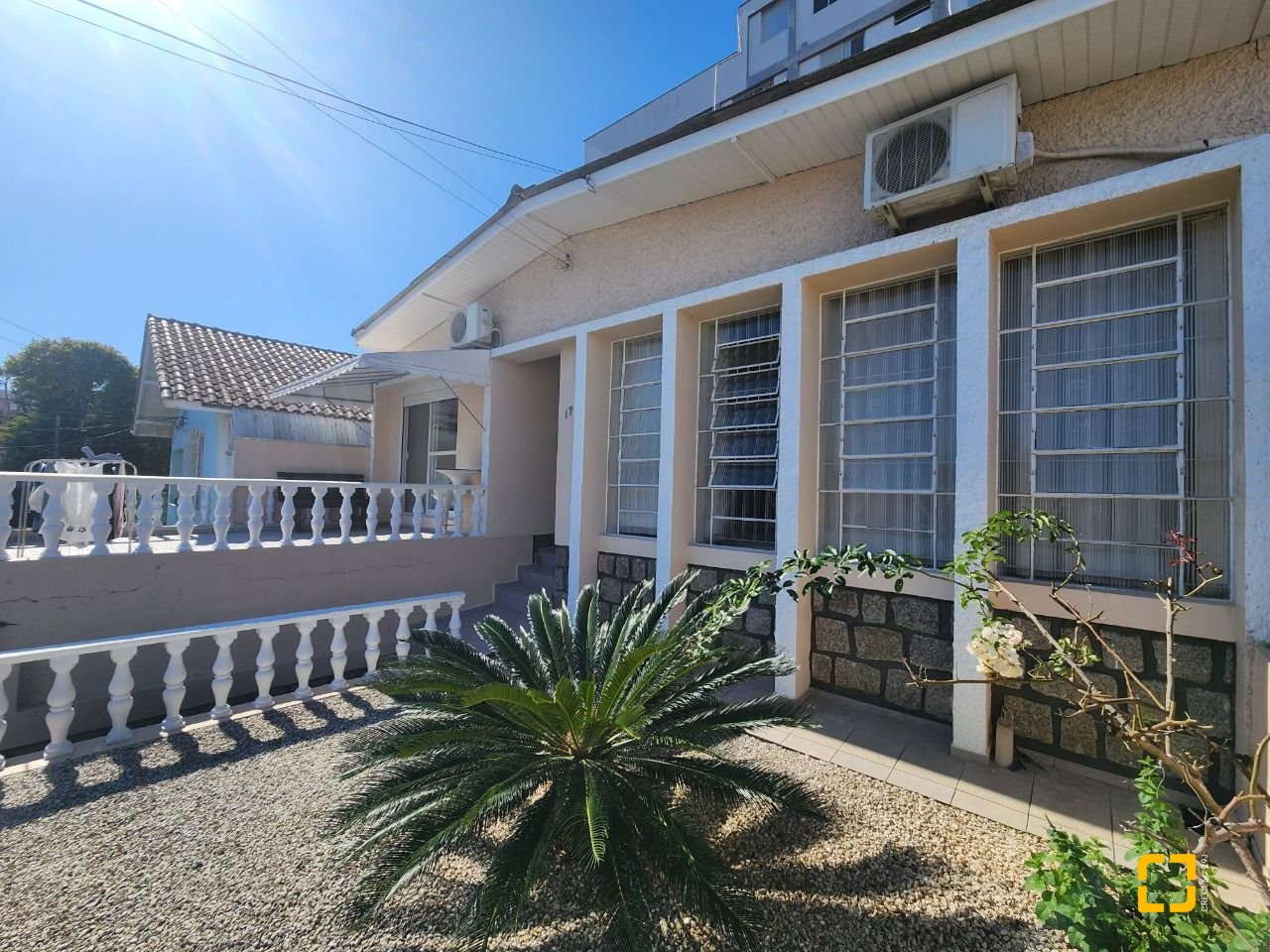 Casa com 120m², 4 quartos (sendo 1 suíte), 1 garagem, no bairro Centro em Florianópolis
