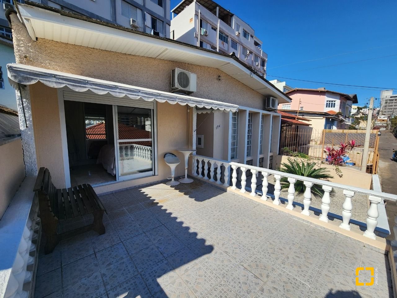 Casa com 120m², 4 quartos (sendo 1 suíte), 1 garagem, no bairro Centro em Florianópolis