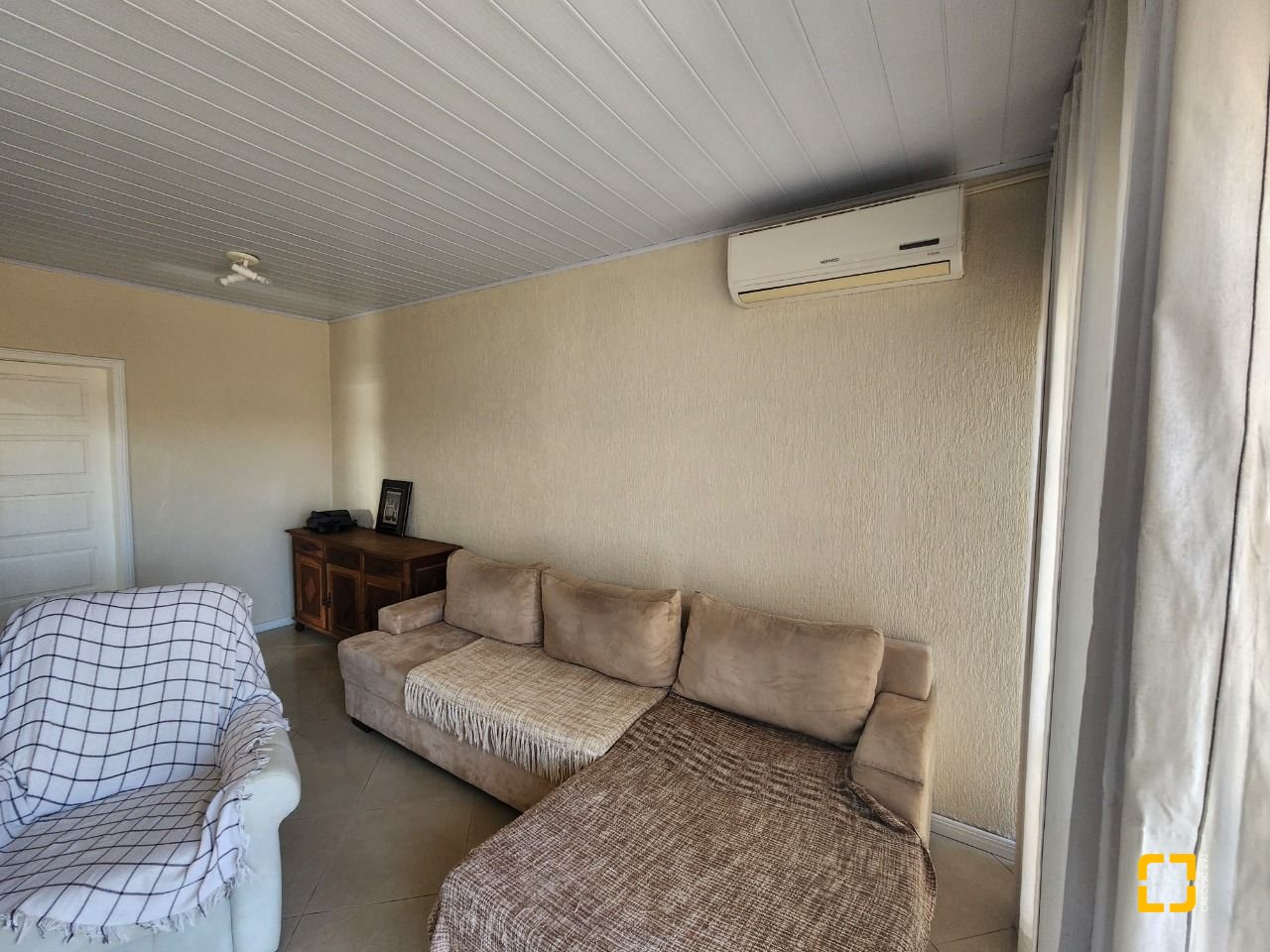 Casa com 120m², 4 quartos (sendo 1 suíte), 1 garagem, no bairro Centro em Florianópolis