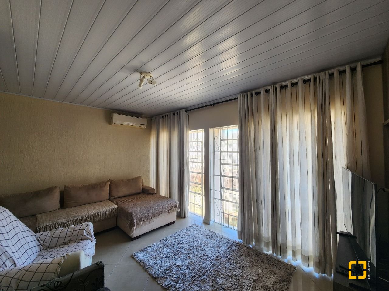 Casa com 120m², 4 quartos (sendo 1 suíte), 1 garagem, no bairro Centro em Florianópolis