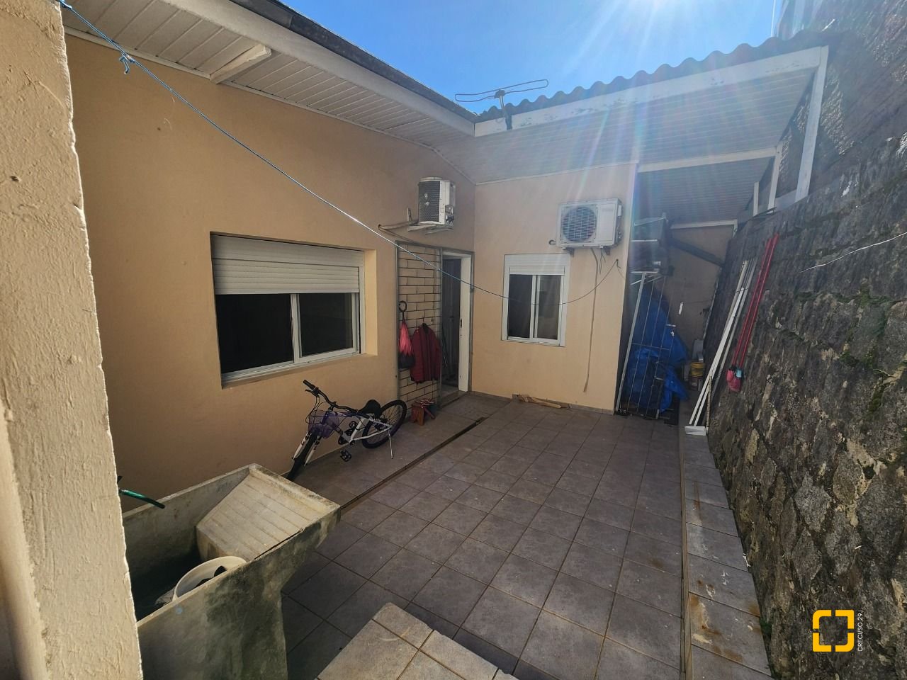 Casa com 120m², 4 quartos (sendo 1 suíte), 1 garagem, no bairro Centro em Florianópolis