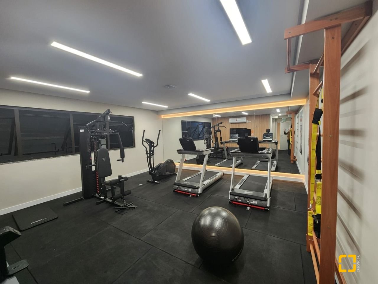 Apartamento com 69m², 4 quartos (sendo 2 suítes), 1 garagem, no bairro Centro em Florianópolis